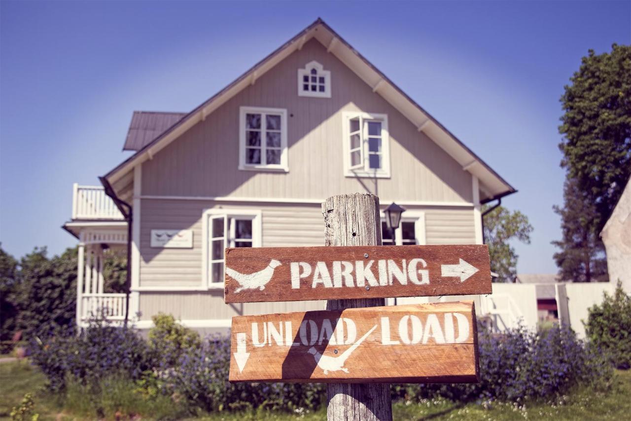 Three Pheasants Boutique Bed And Breakfast Ekeby  Bagian luar foto